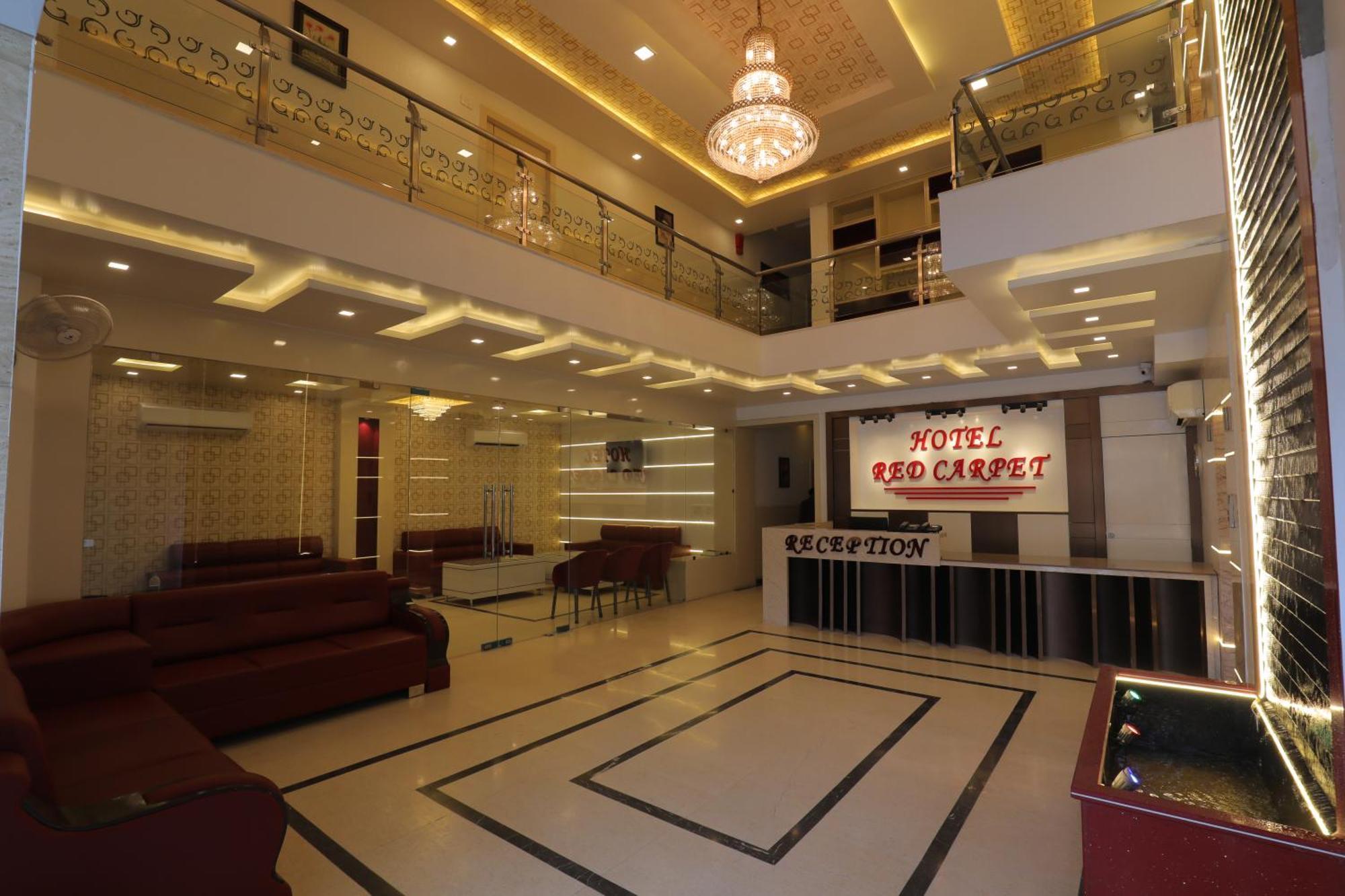 Hotel Red Carpet Tajganj Ngoại thất bức ảnh