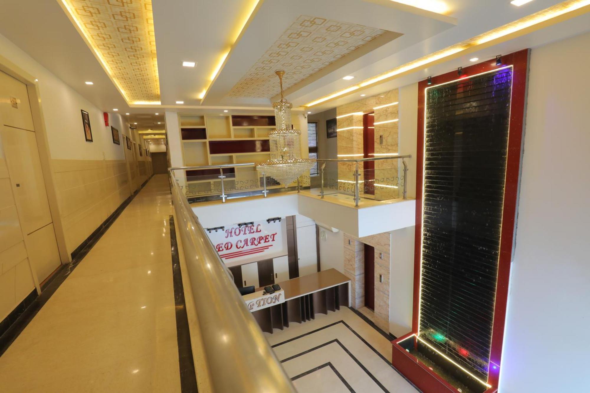Hotel Red Carpet Tajganj Ngoại thất bức ảnh