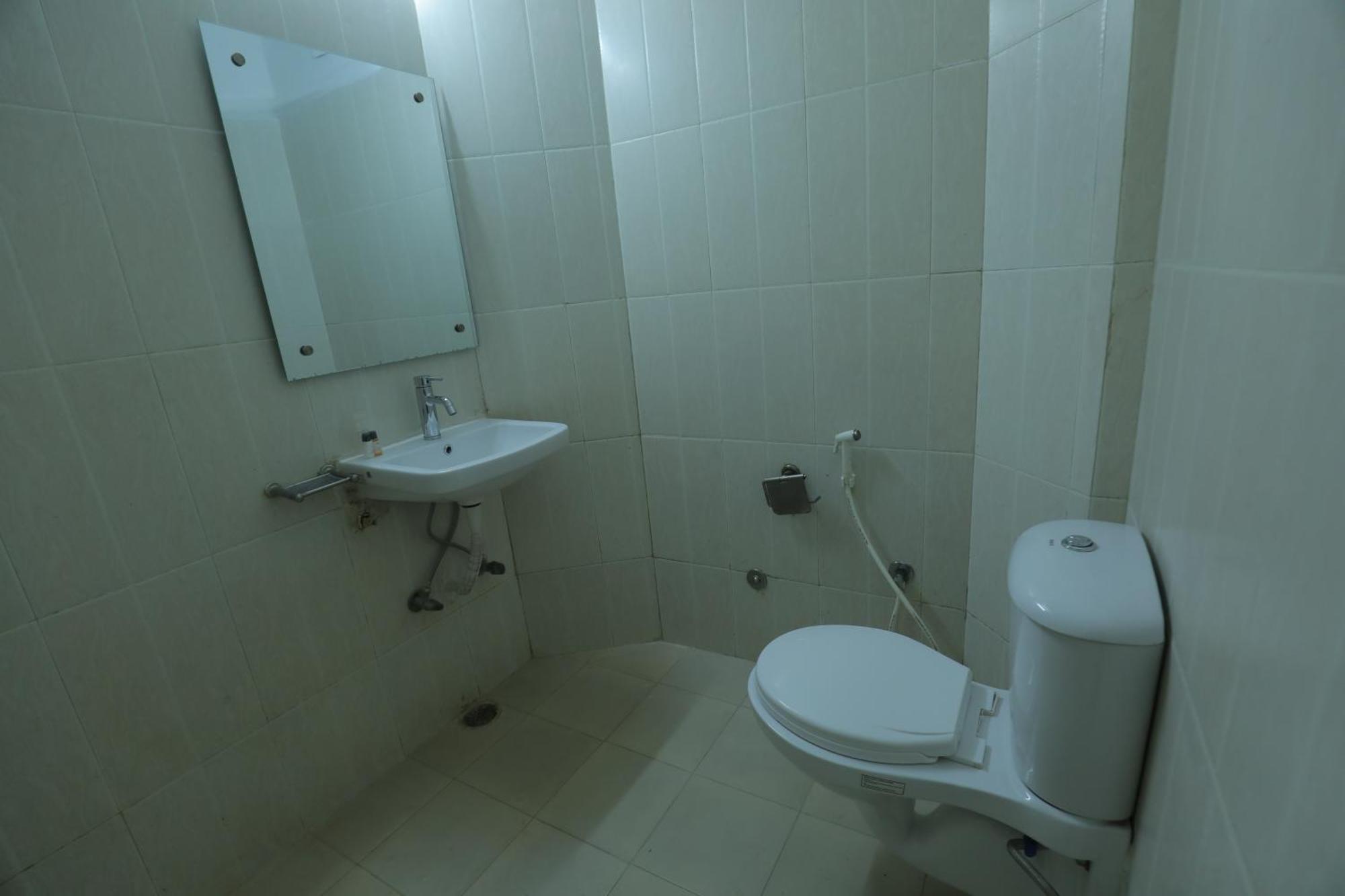 Hotel Red Carpet Tajganj Ngoại thất bức ảnh