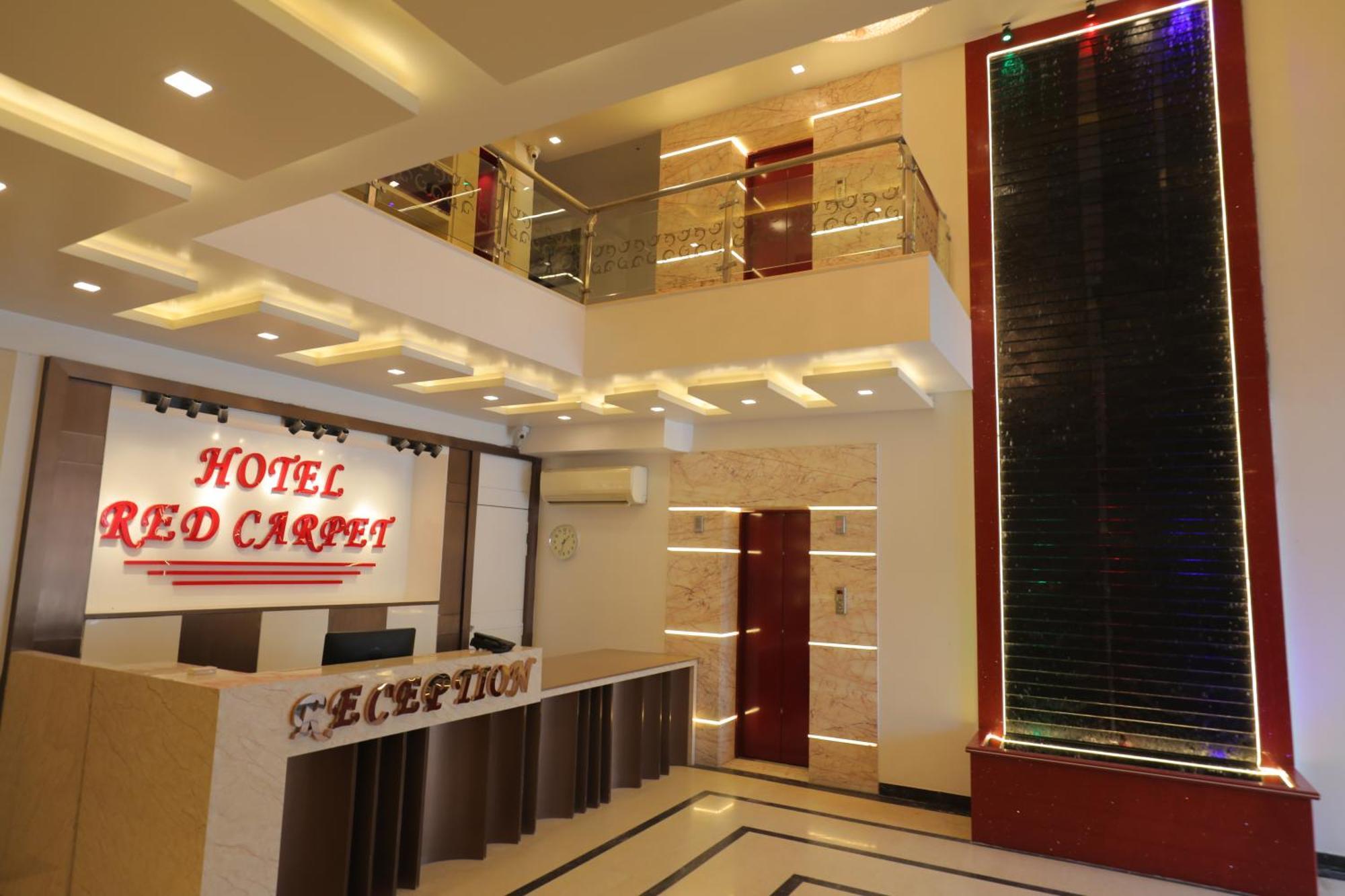 Hotel Red Carpet Tajganj Ngoại thất bức ảnh