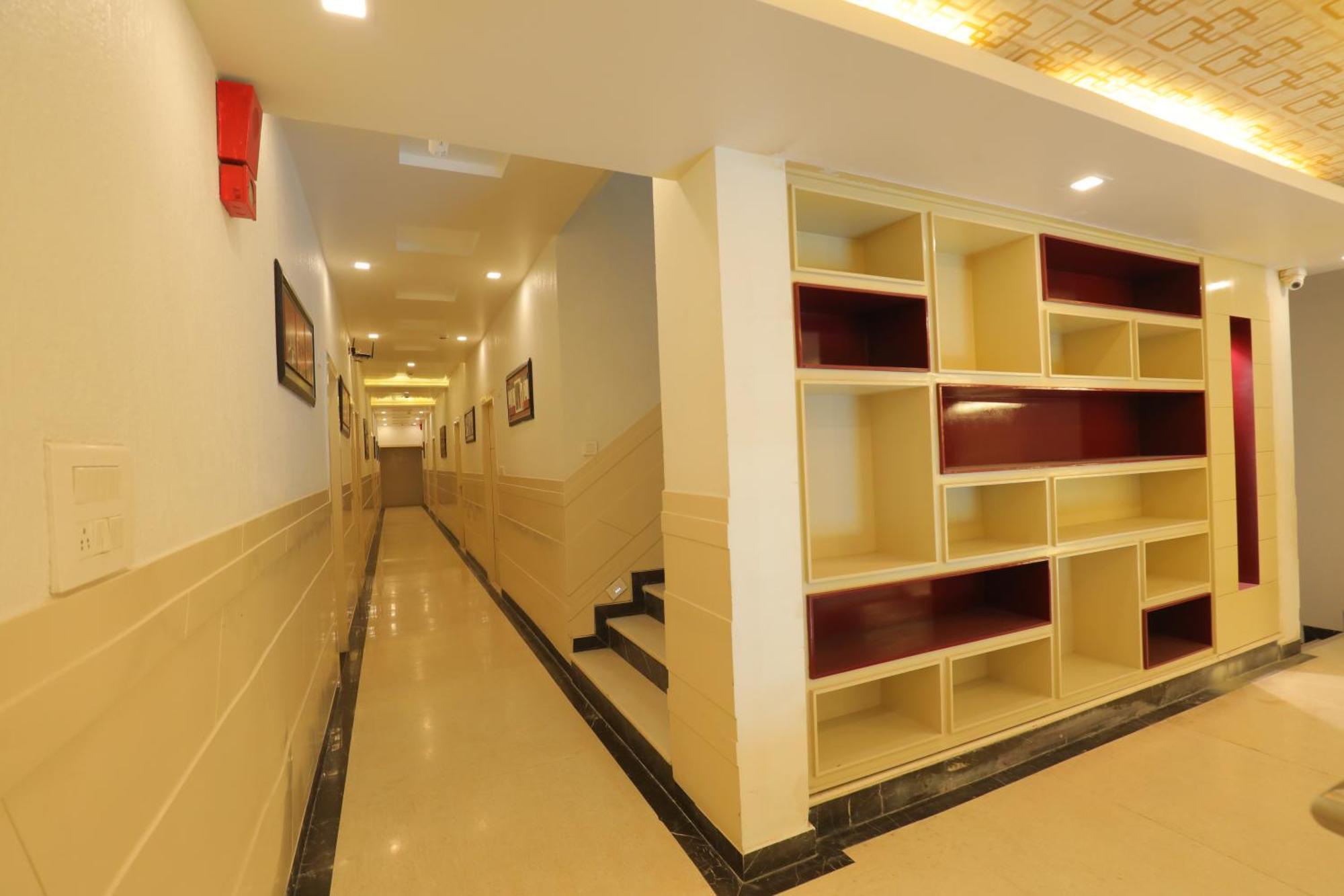 Hotel Red Carpet Tajganj Ngoại thất bức ảnh
